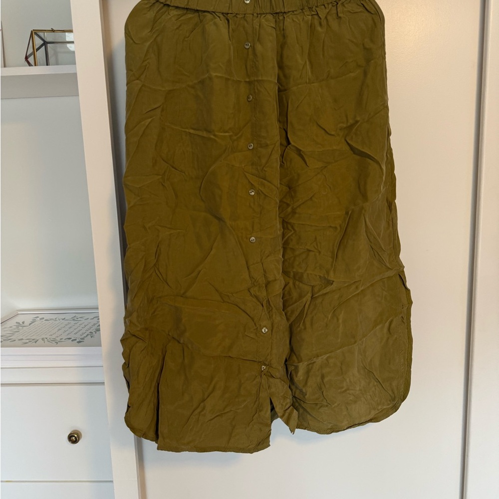 Chic Olive Button-Front Midi Skirt